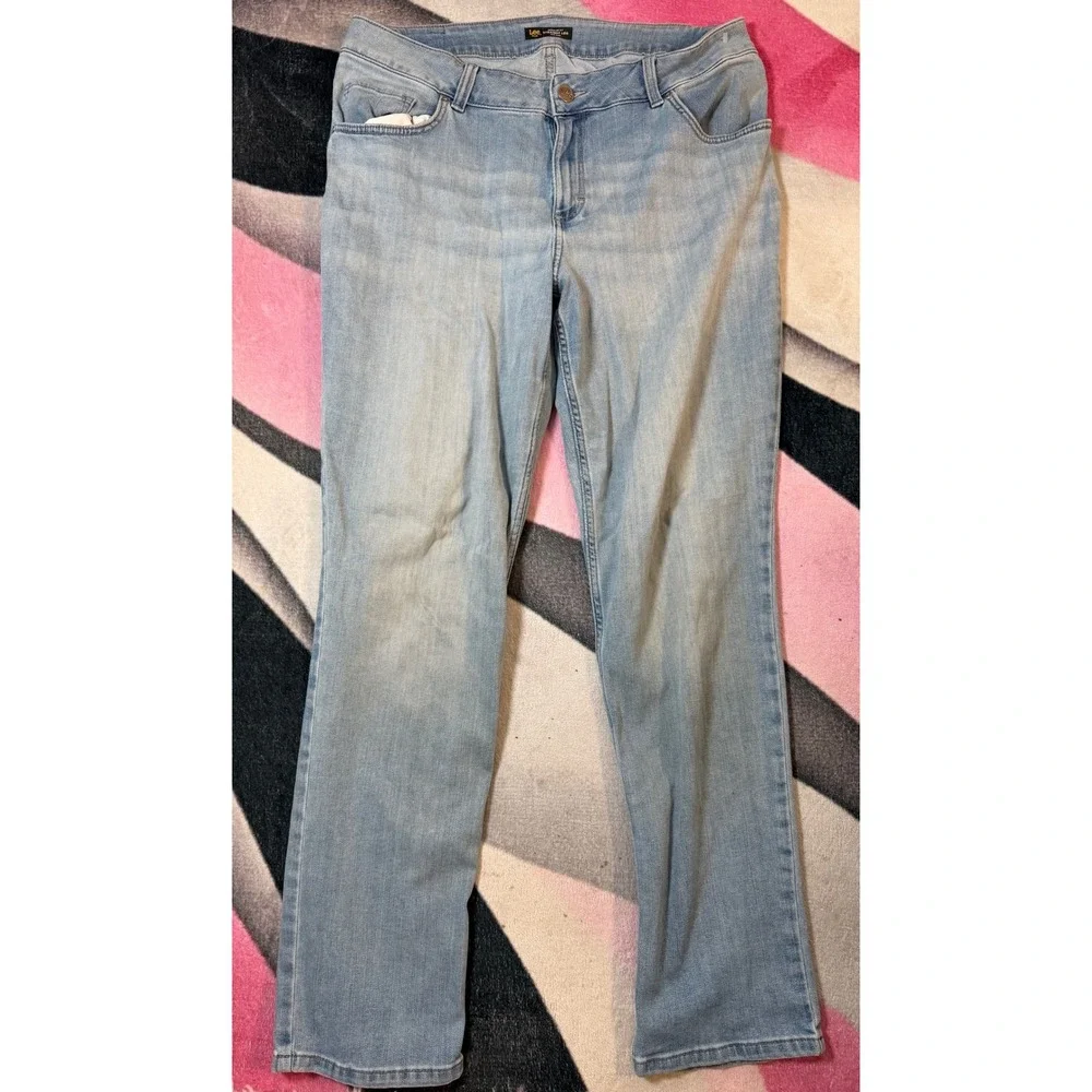 Lee Plus Women 16W Long Straight Leg Jeans Light Wash Mid Rise 103087126